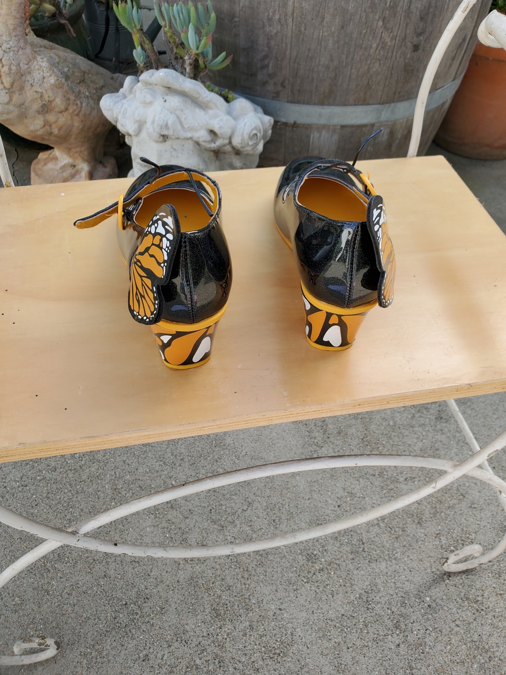 Patent Black and Yellow Mary Jane Heels with Butterfly Accent - Picture 4 of 7